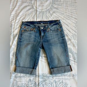 True Religion Knee Length Short W28